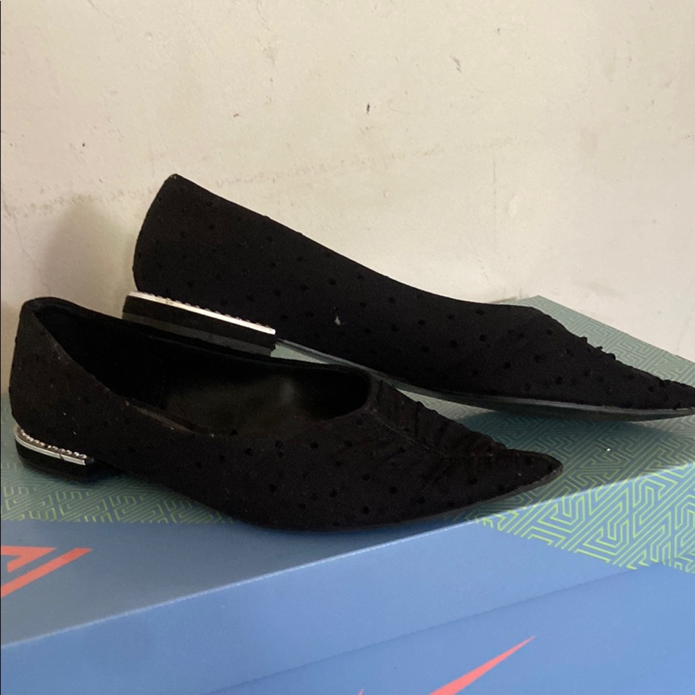 Zara Black Flats Sleek Minimalist Design